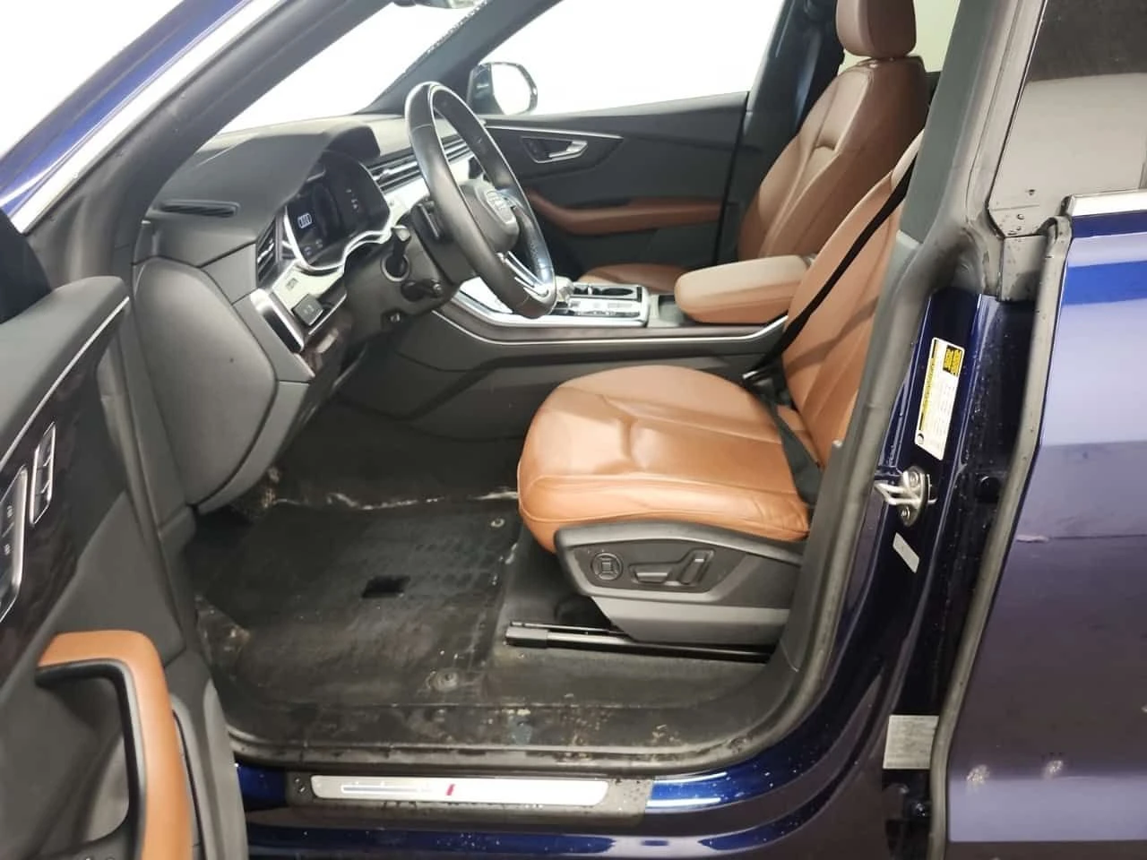 Audi Q8 * PROGRESSIV * CARFAX * ЦЕНА ДО БГ, снимка 7 - Автомобили и джипове - 54265639