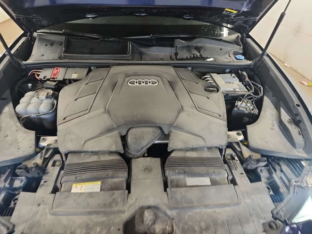 Audi Q8 * PROGRESSIV * CARFAX * ЦЕНА ДО БГ, снимка 17 - Автомобили и джипове - 54265639