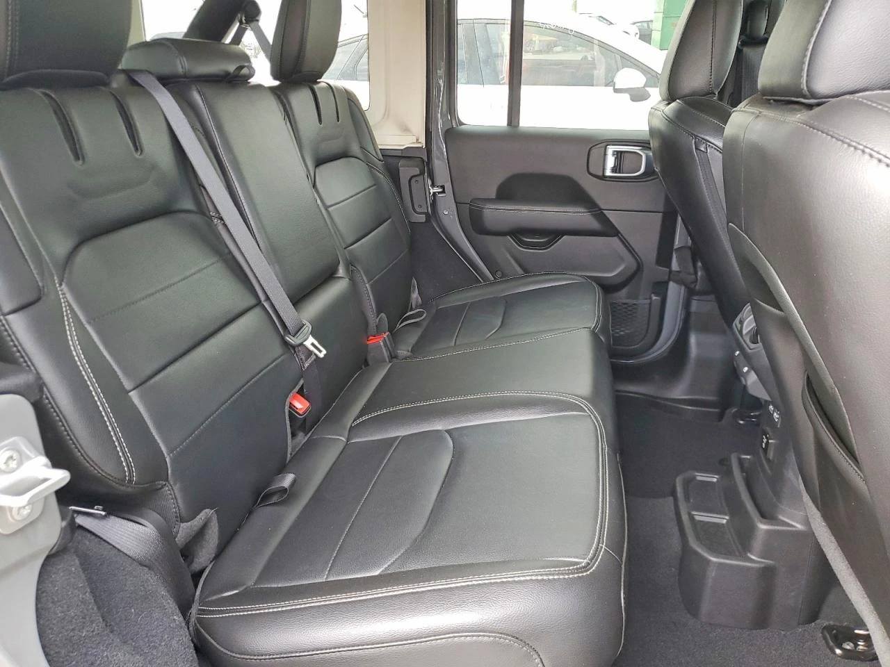 Jeep Wrangler UNLIMITED SAHARA 4XE, снимка 11 - Автомобили и джипове - 54341682