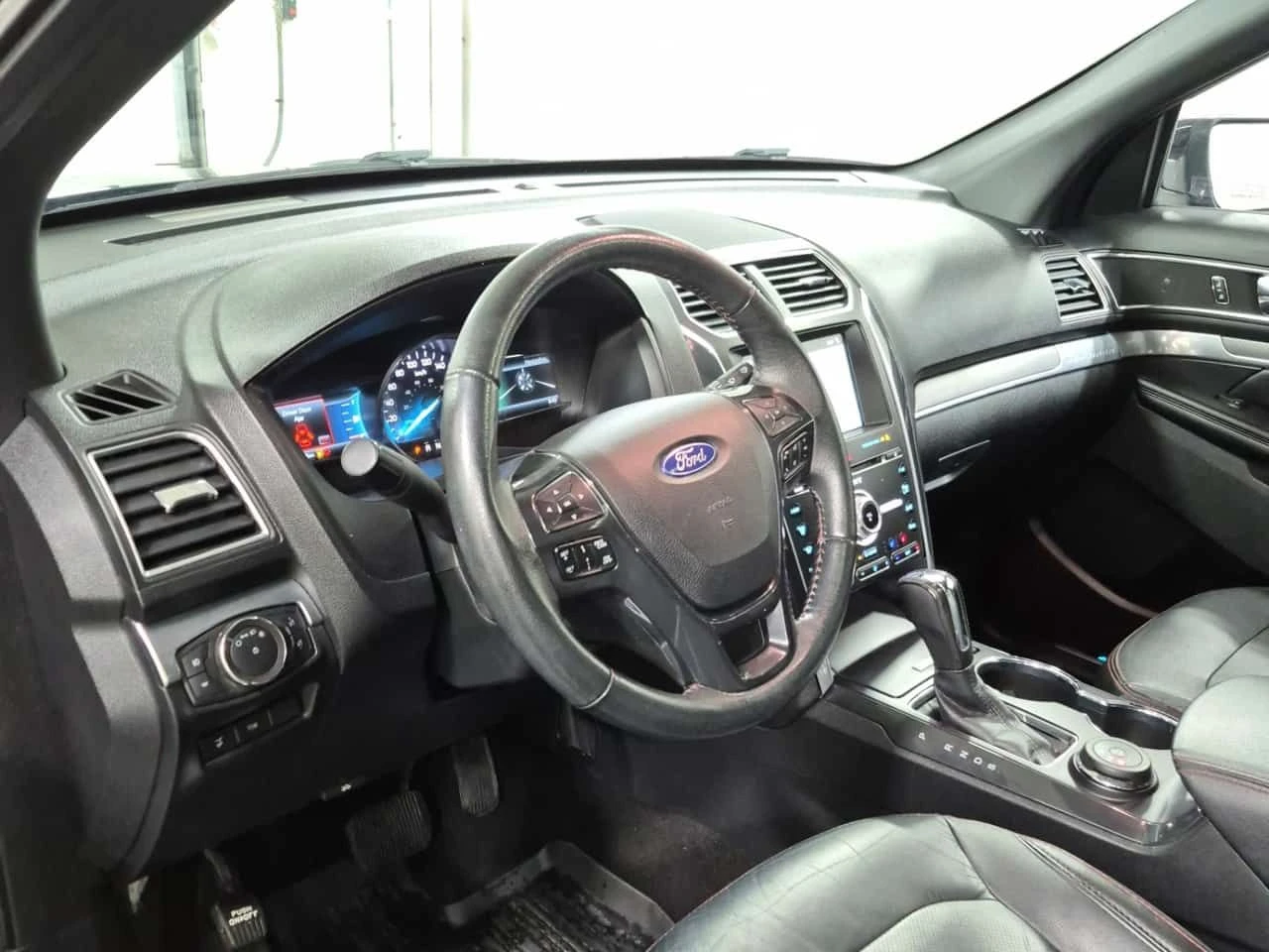 Ford Explorer SPORT| 360| 2 КЛЮЧА| CARFAX| АВТОКРЕДИТ, снимка 9 - Автомобили и джипове - 54656444