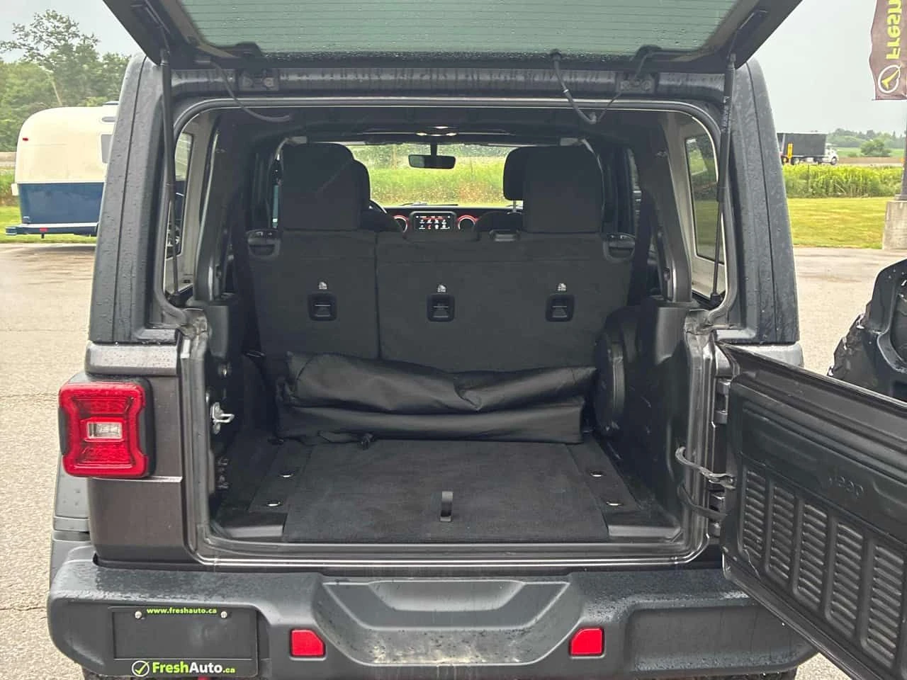 Jeep Wrangler * Rubicon * АВТОКРЕДИТ БЕЗ ПЪРВОНАЧАЛНА ВНОСКА* , снимка 12 - Автомобили и джипове - 55486123