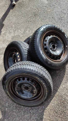 Гуми с джанти Goodyear 195/65R15, снимка 1 - Гуми и джанти - 47345285