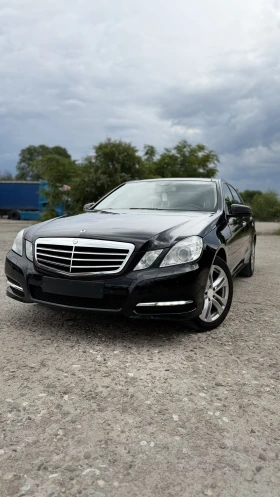 Mercedes-Benz E 300 KEYLESS GO PANORAMA ПАМЕТ НАВИ, снимка 1