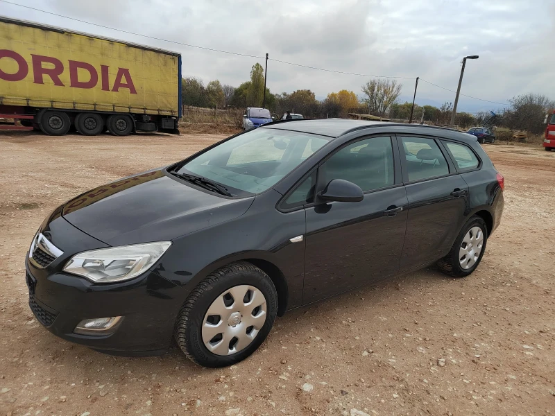 Opel Astra 1.4 i, снимка 11 - Автомобили и джипове - 47994595