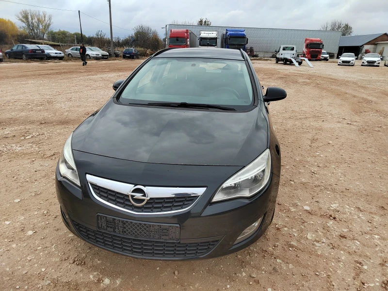 Opel Astra 1.4 i, снимка 12 - Автомобили и джипове - 47994595