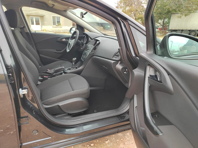 Opel Astra 1.4 i, снимка 5 - Автомобили и джипове - 47994595