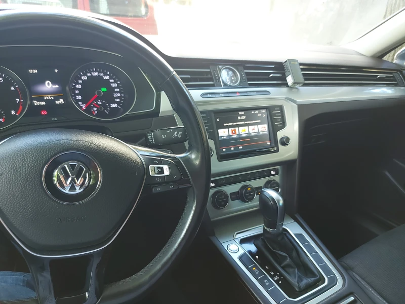 VW Passat B8, снимка 4 - Автомобили и джипове - 48309137