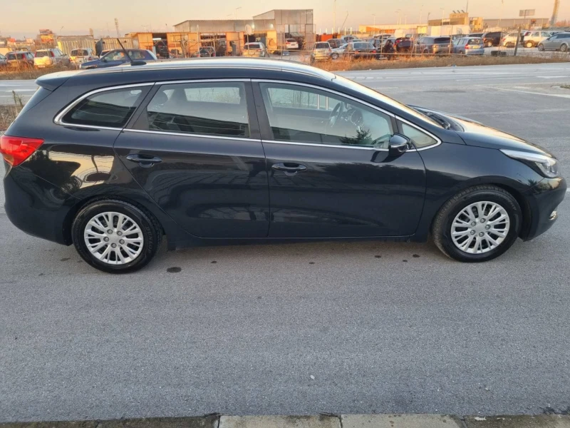 Kia Ceed 1.6CRDI Navi.LED, снимка 3 - Автомобили и джипове - 48446003