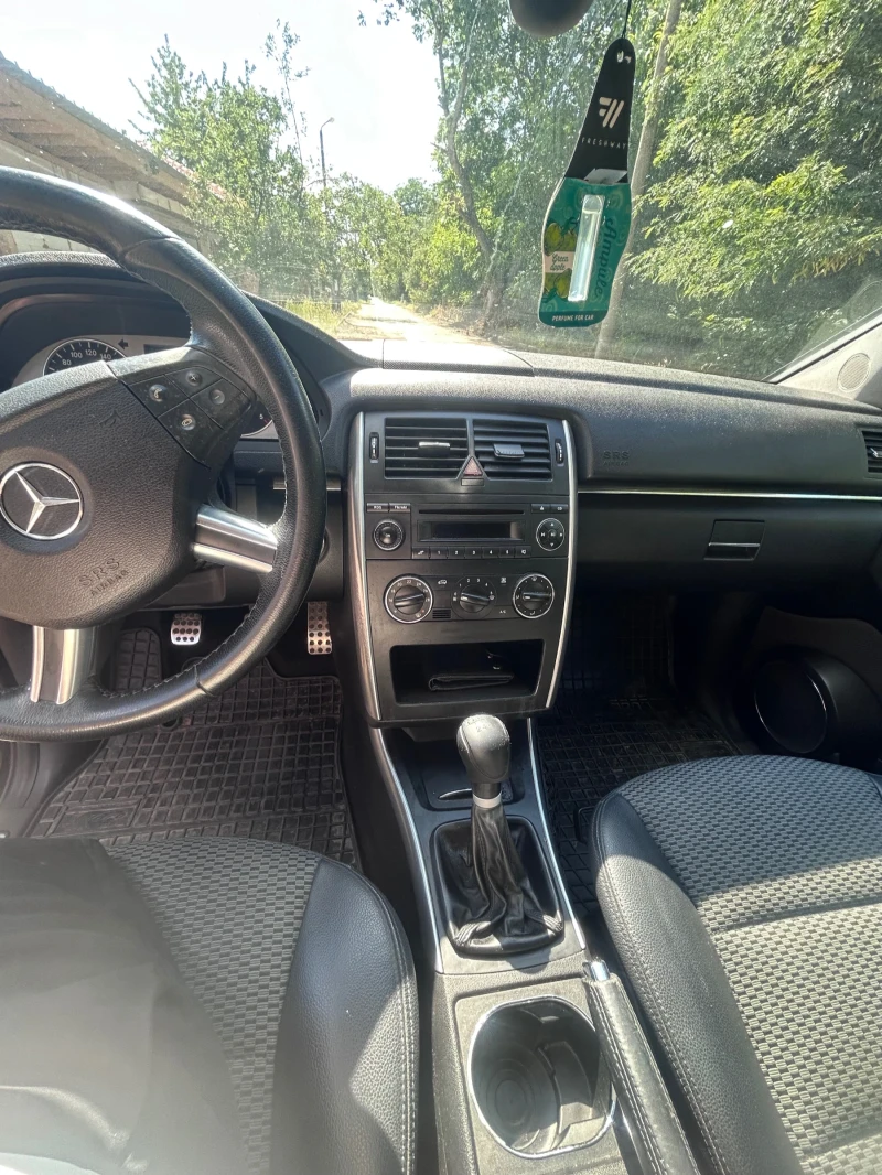Mercedes-Benz B 180, снимка 10 - Автомобили и джипове - 51469968