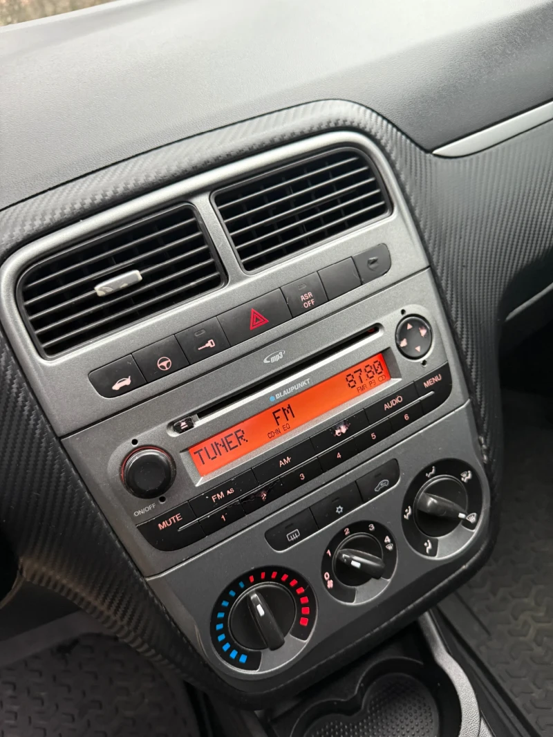 Fiat Punto, снимка 8 - Автомобили и джипове - 52583949