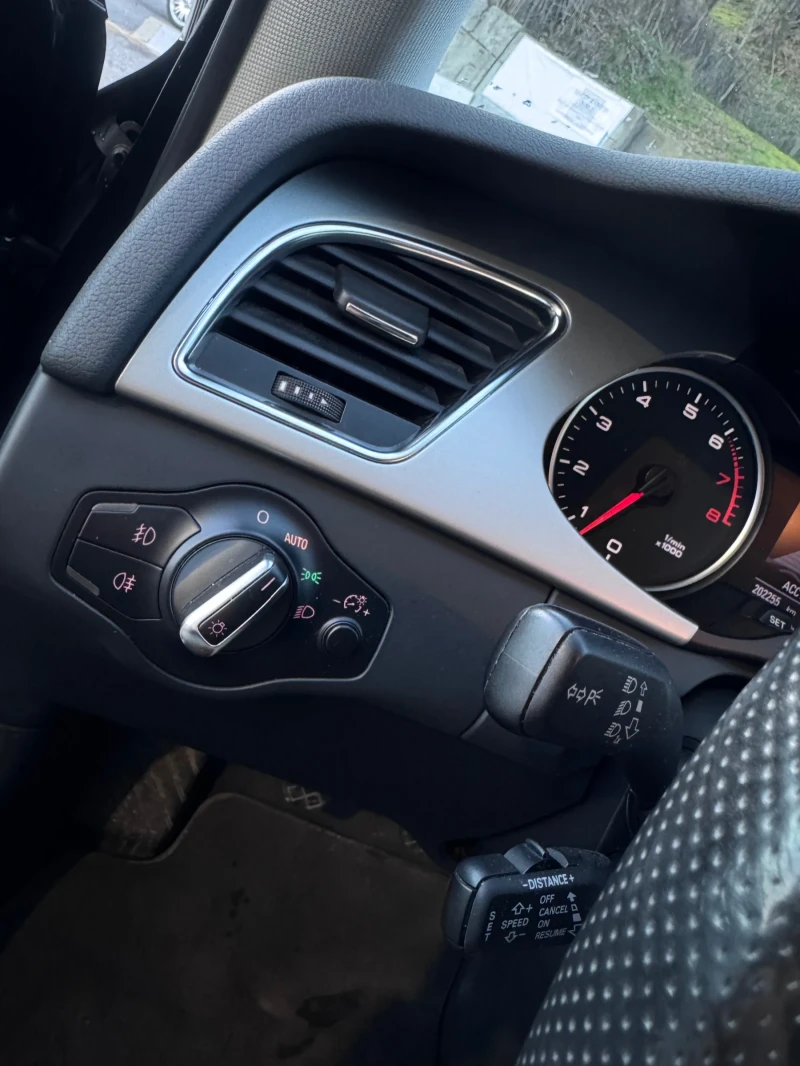 Audi A4 B8 2.0 TFSI, снимка 11 - Автомобили и джипове - 52939654