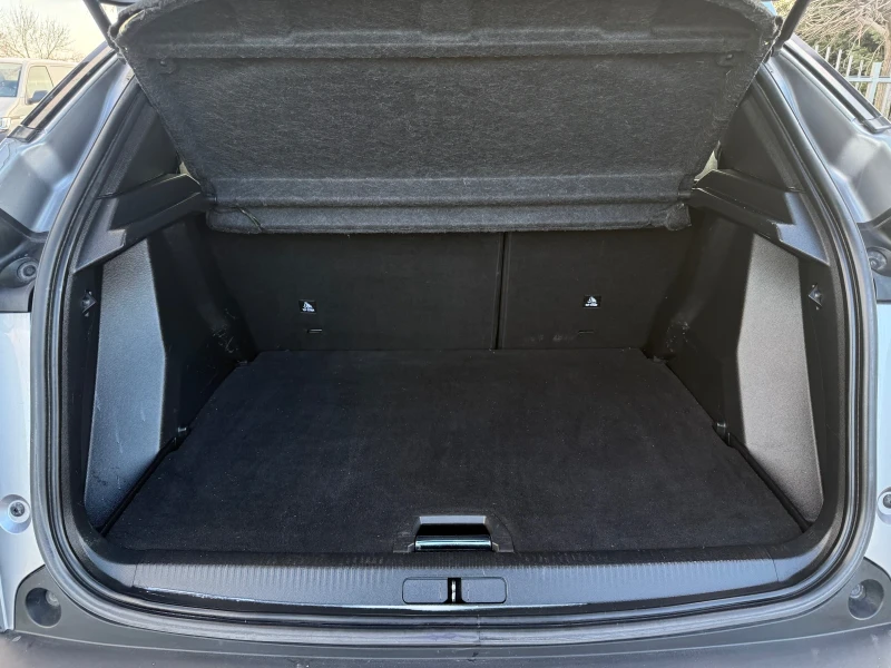 Peugeot 2008 1.5 blueHDI  Allure Pack s&s, снимка 17 - Автомобили и джипове - 53441900