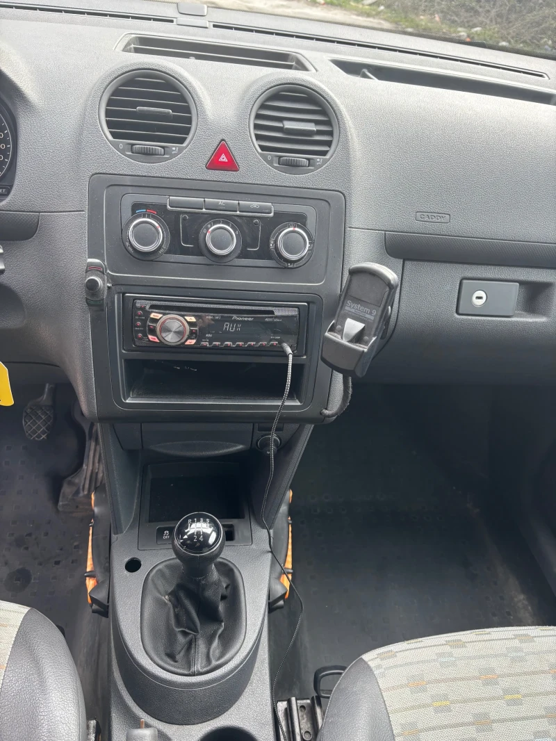 VW Caddy, снимка 15 - Автомобили и джипове - 53497593