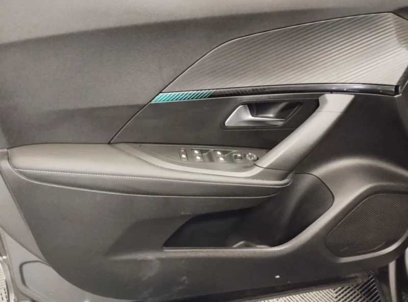 Peugeot 2008 ALLURE EAT8 43.000km, снимка 10 - Автомобили и джипове - 53573214