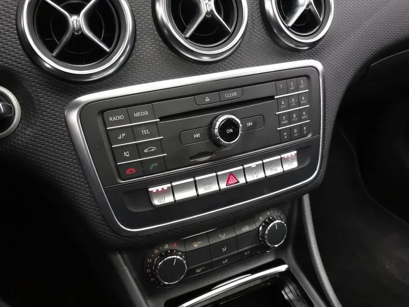 Mercedes-Benz A 200 W176, снимка 17 - Автомобили и джипове - 55935864