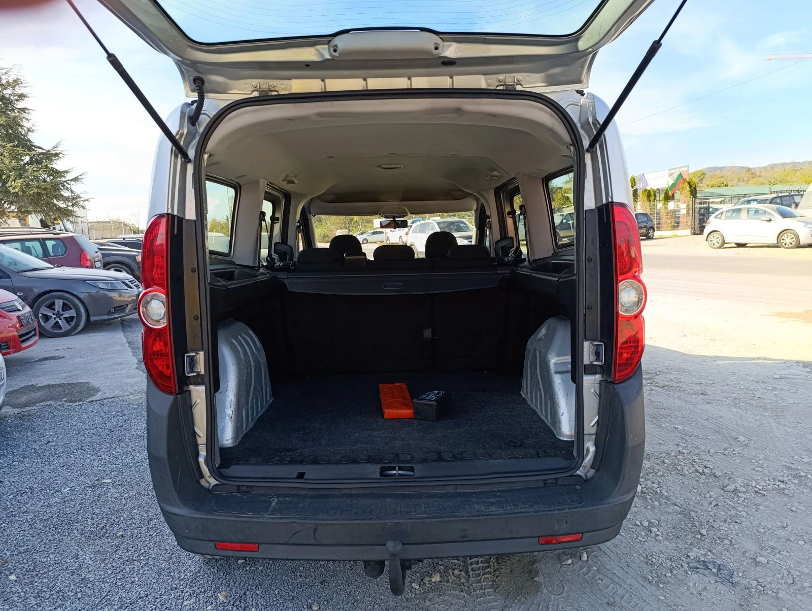 Opel Combo 1.6 CDTi 105k.c. | Mobile.bg — изображение 12
