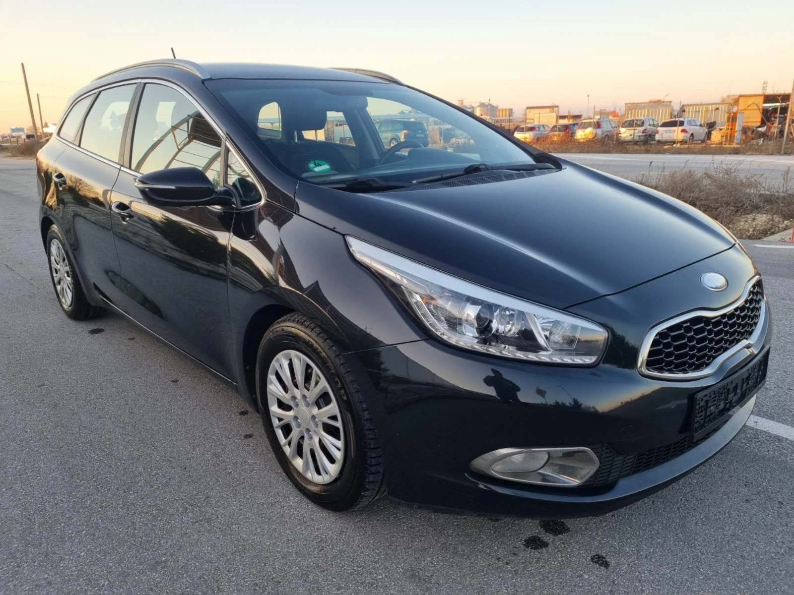 Kia Ceed 1.6CRDI Navi.LED - изображение 2