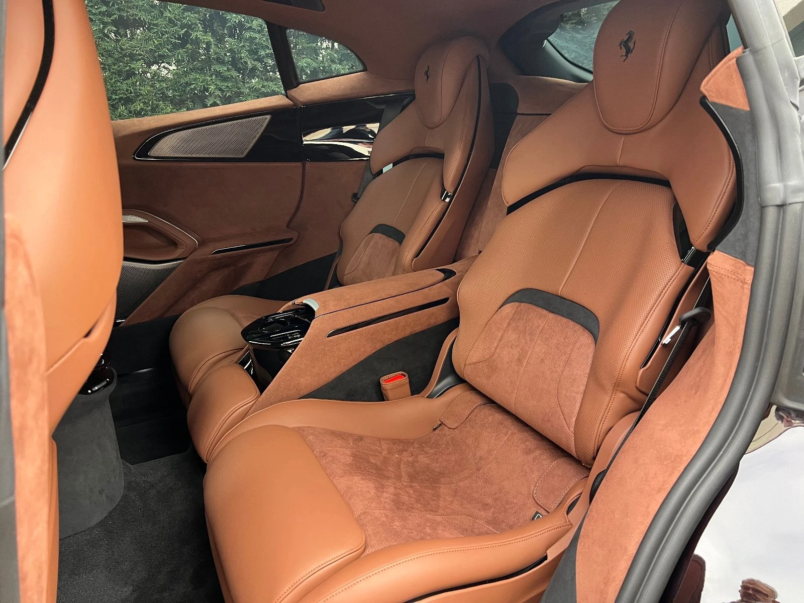 Ferrari Purosangue V12 | Mobile.bg   11