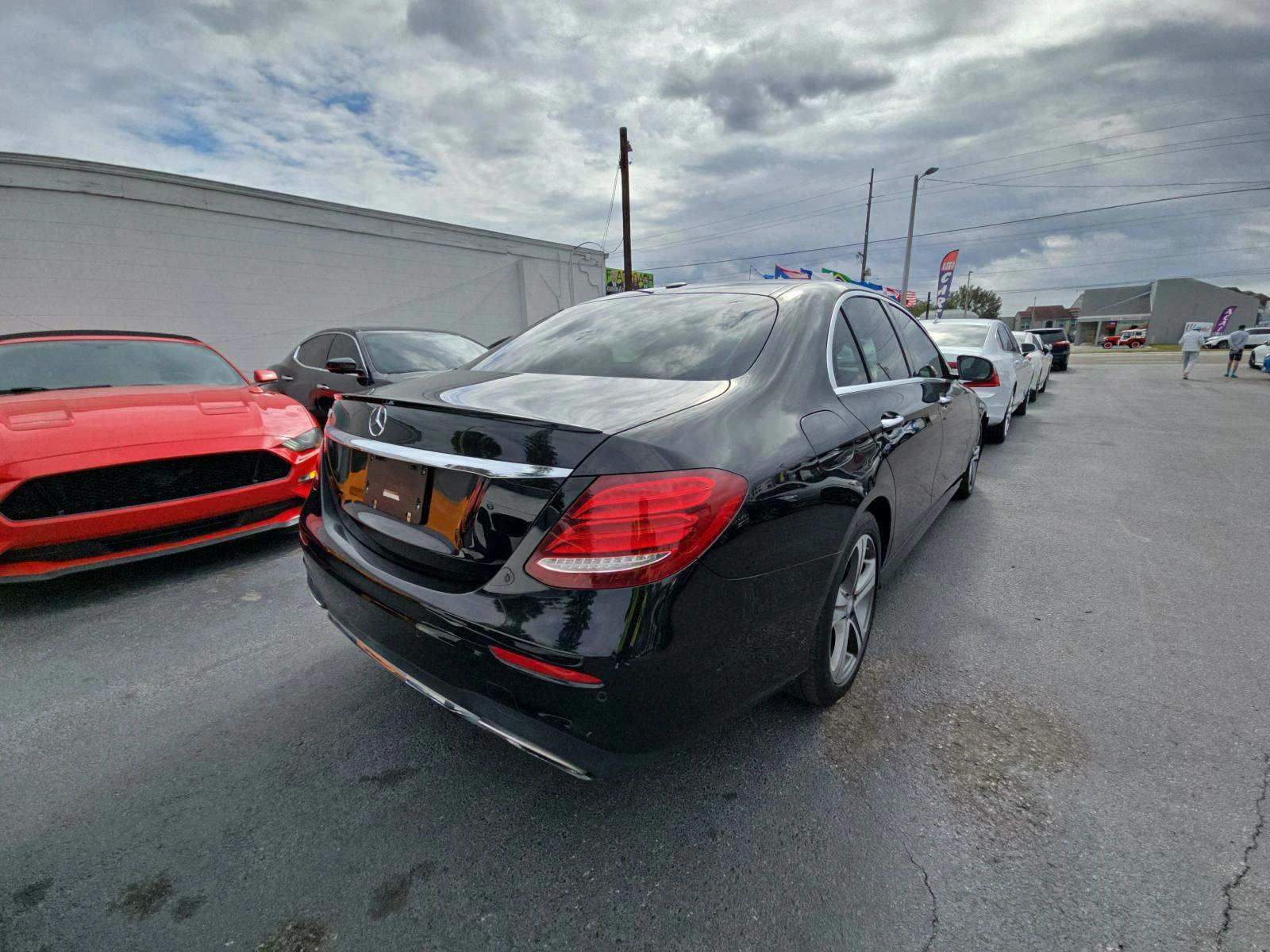 Mercedes-Benz E 300 М.ТОЧКА * ПОДГРЕВ * КАМЕРА * BURMESTER * KEYLESS - изображение 2