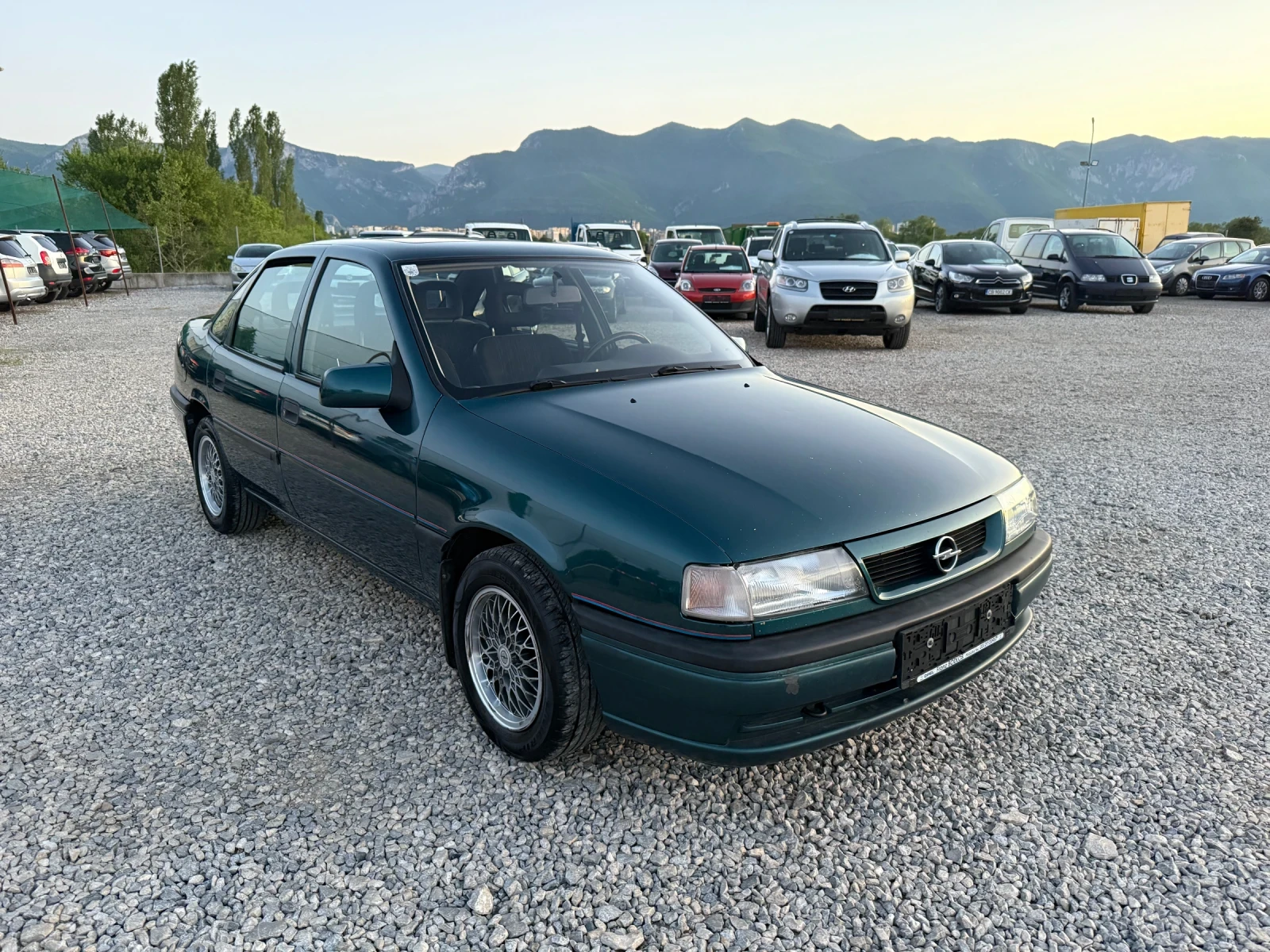 Opel Vectra 1.6i-71PS - изображение 3