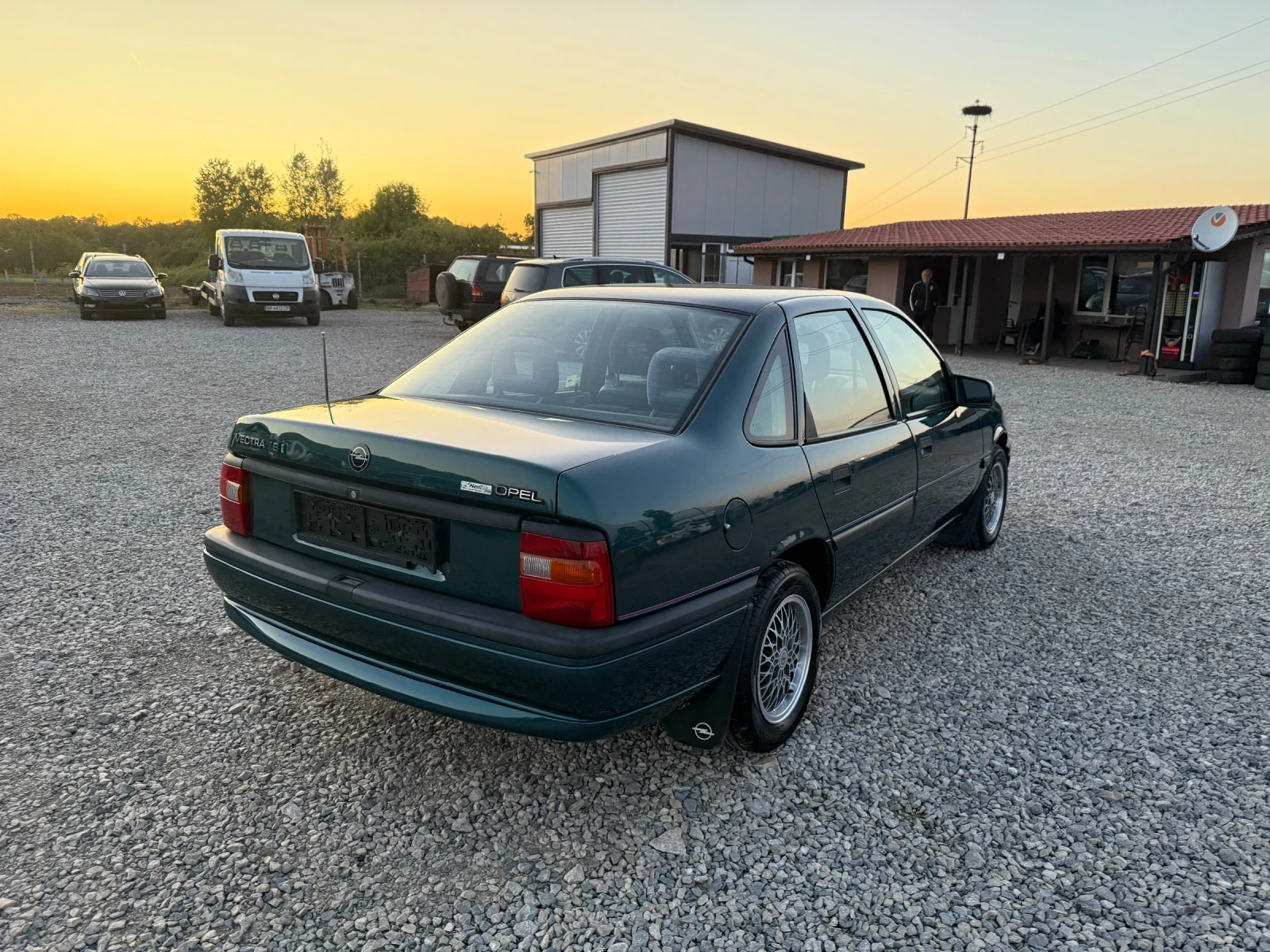 Opel Vectra 1.6i-71PS - изображение 5