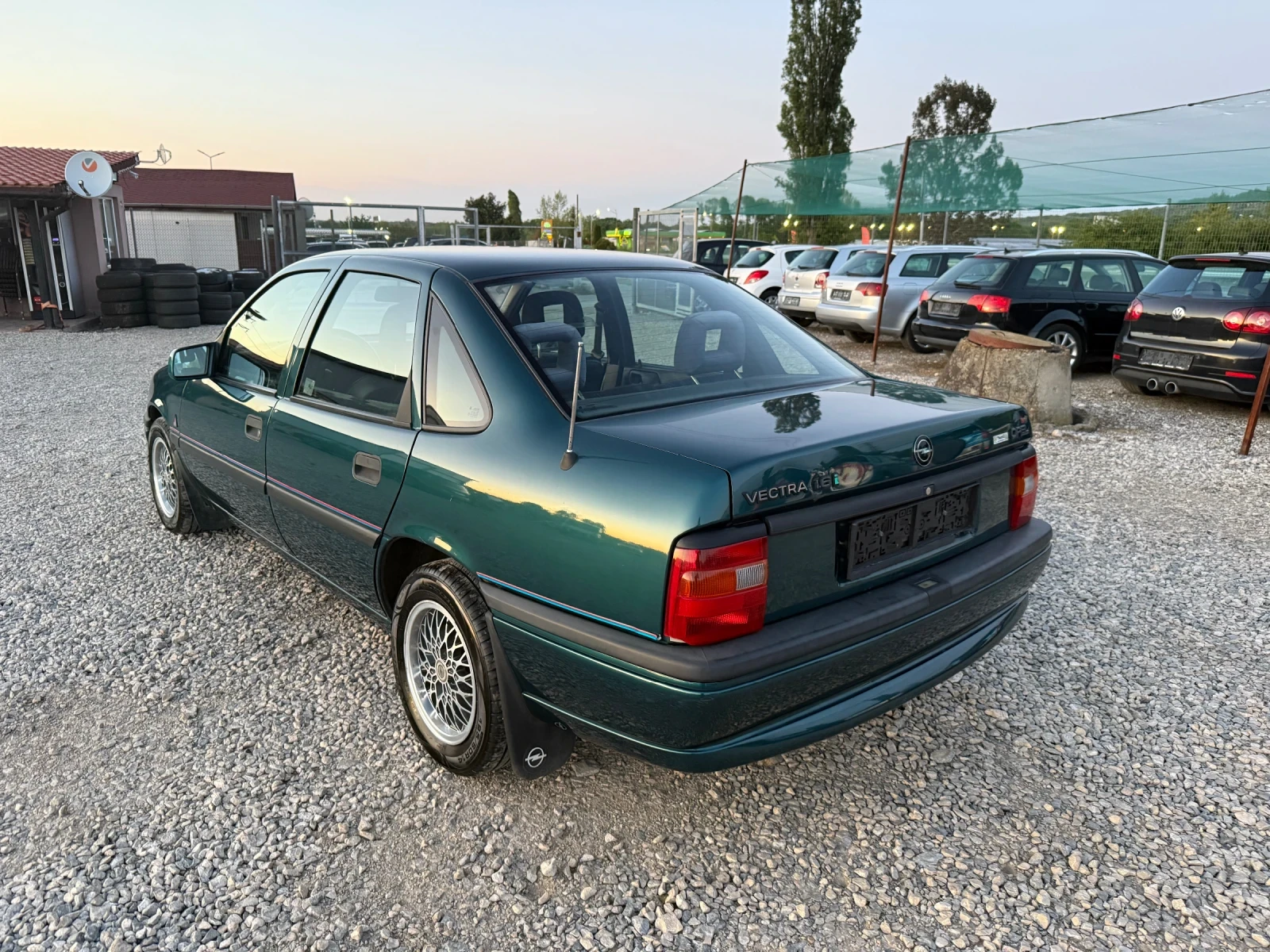 Opel Vectra 1.6i-71PS - изображение 7