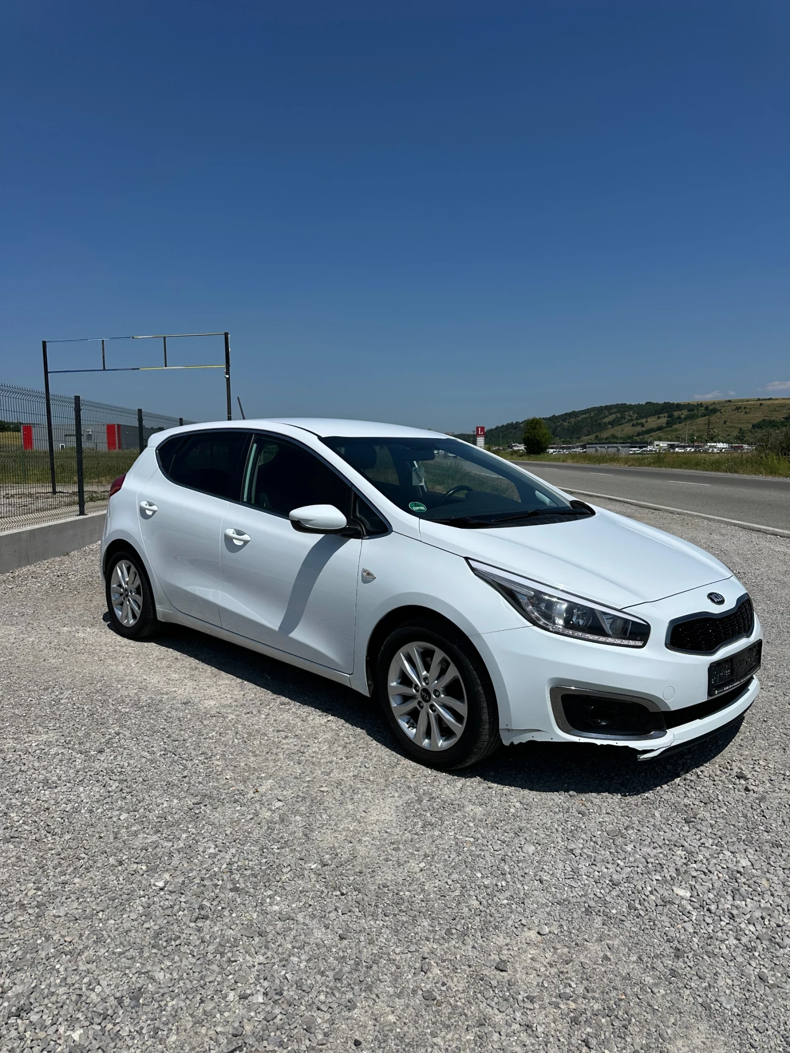 Kia Ceed 1.6CRDi 136hp EURO 6 TUV COC - изображение 3