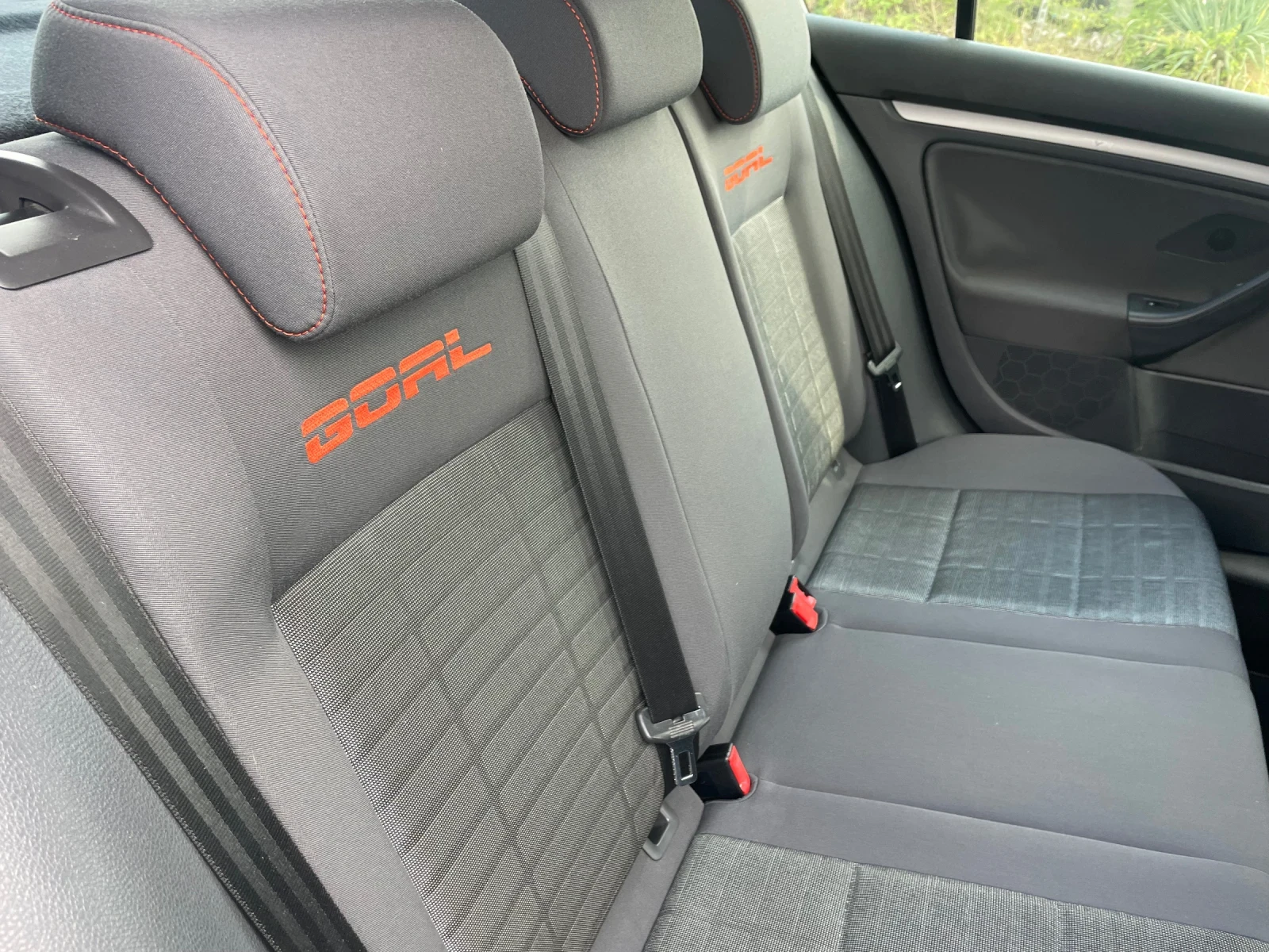 VW Golf 1.6i-102-GOAL-ITALIA - изображение 8