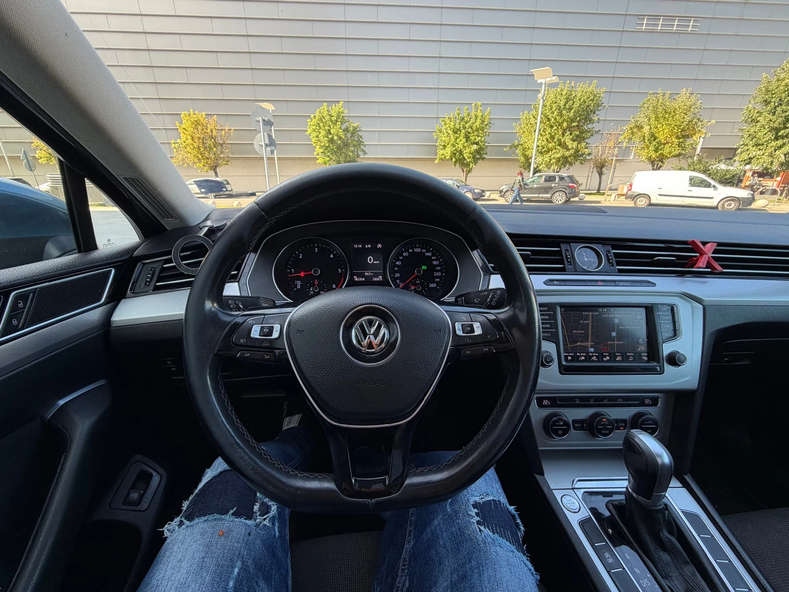 VW Passat 2.0TDI* DSG* Панорама | Mobile.bg — изображение 12