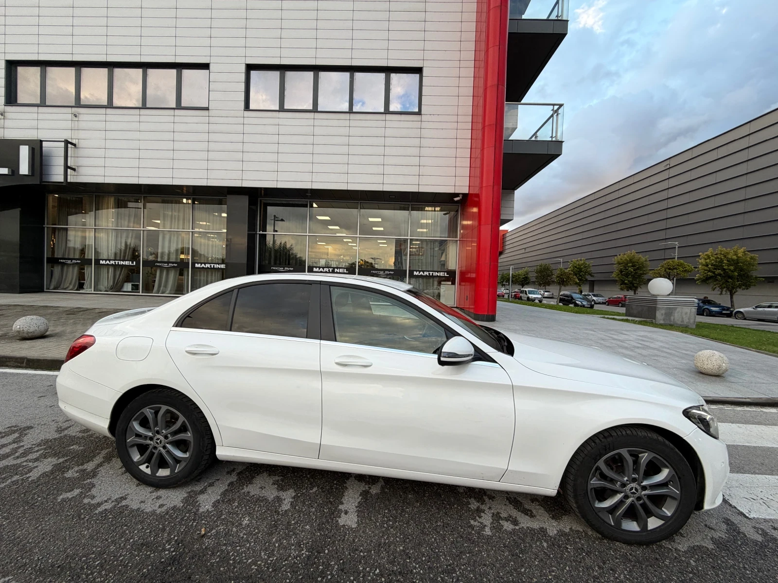 Mercedes-Benz C 200 7G* LED* AMG* NAVI - изображение 3