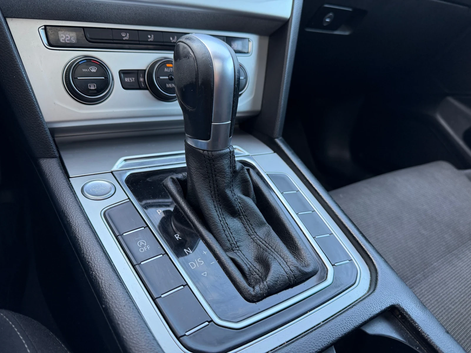 VW Passat 2.0TDI* DSG* Панорама | Mobile.bg — изображение 15