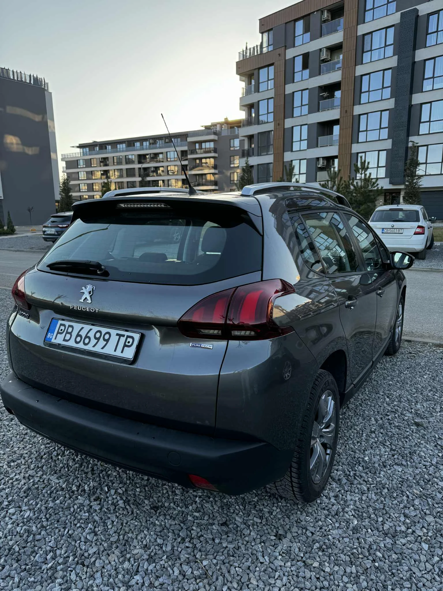 Peugeot 2008 1.2 PureTech | Mobile.bg   9