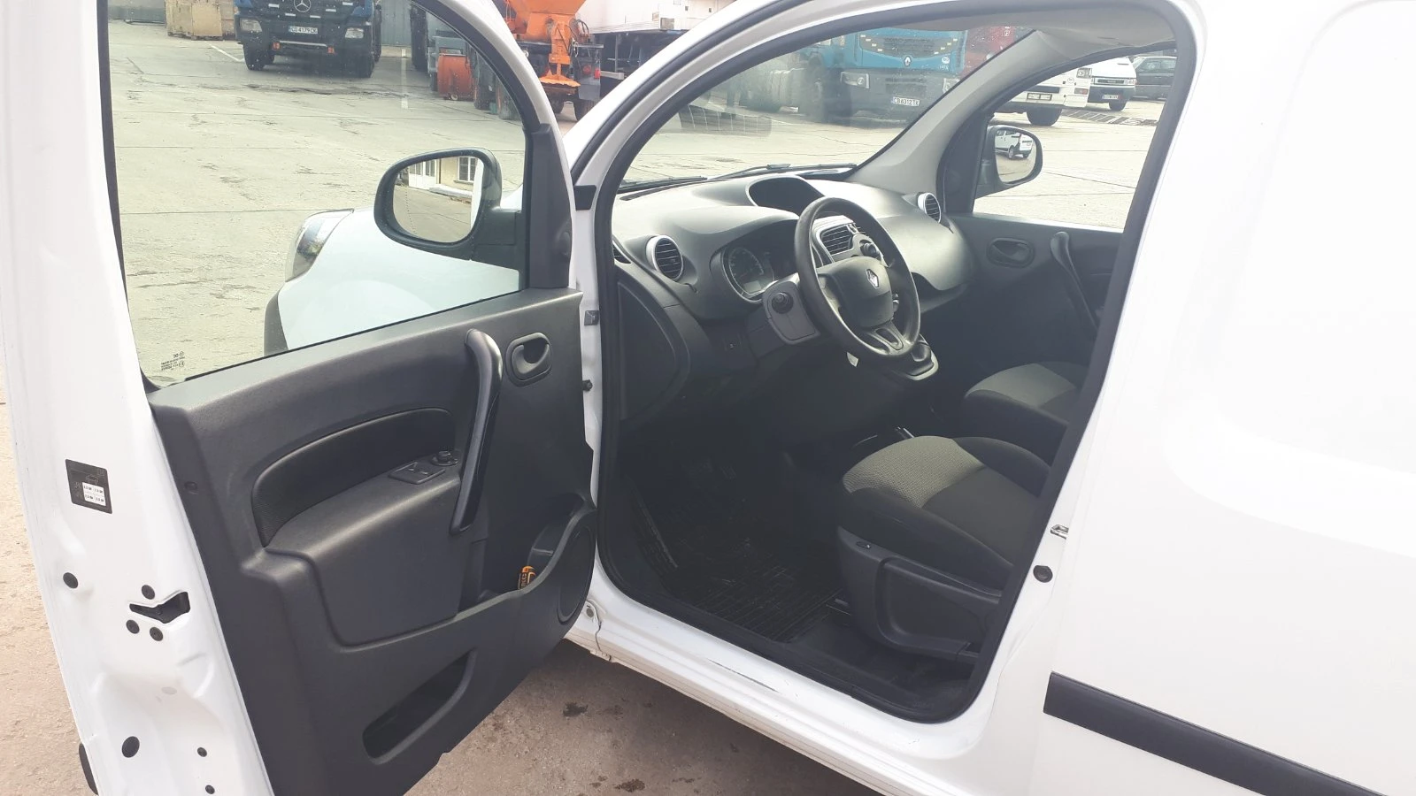 Renault Kangoo Z.E. 33 | Mobile.bg   5