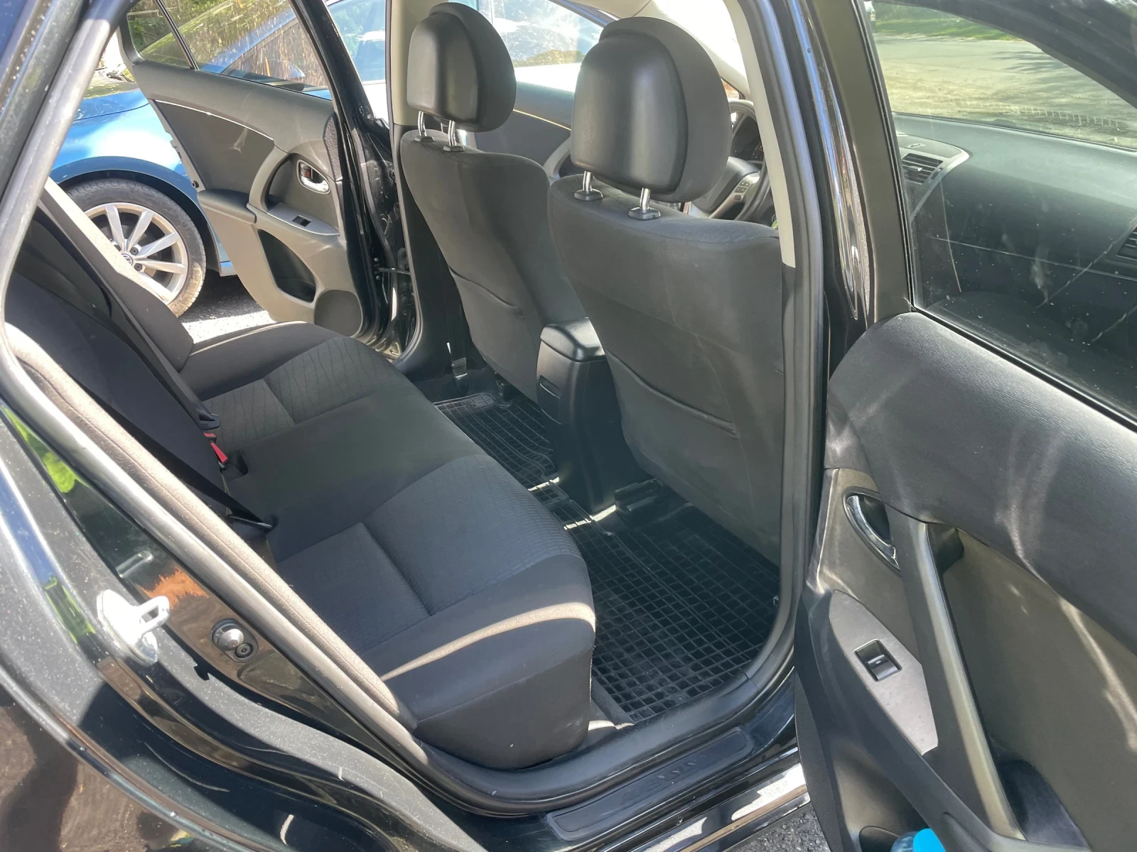 Toyota Avensis | Mobile.bg � ����������� 10