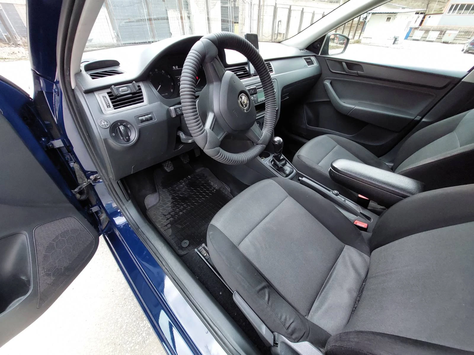 Skoda Rapid, снимка 9 - Автомобили и джипове - 53710168