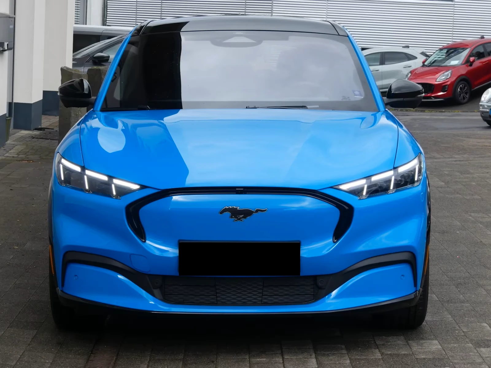 Ford Mustang Mach-E PREMIUM* 99kWh* DISTR* B&O* 360CAM* KEYLESS* MEMOR, снимка 2 - Автомобили и джипове - 54062861