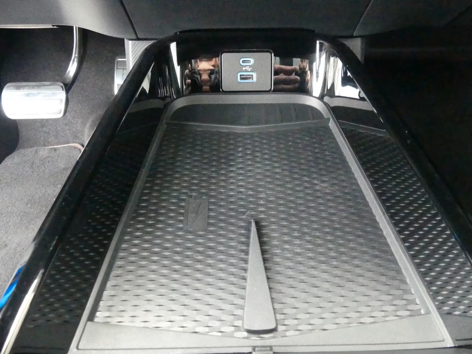 Ford Mustang Mach-E PREMIUM* 99kWh* DISTR* B&O* 360CAM* KEYLESS* MEMOR, снимка 15 - Автомобили и джипове - 54062861