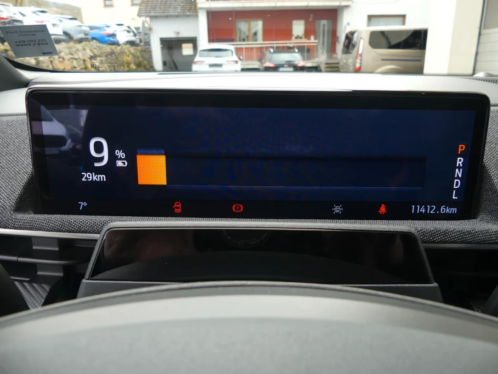 Ford Mustang Mach-E PREMIUM* 99kWh* DISTR* B&O* 360CAM* KEYLESS* MEMOR, снимка 12 - Автомобили и джипове - 54062861