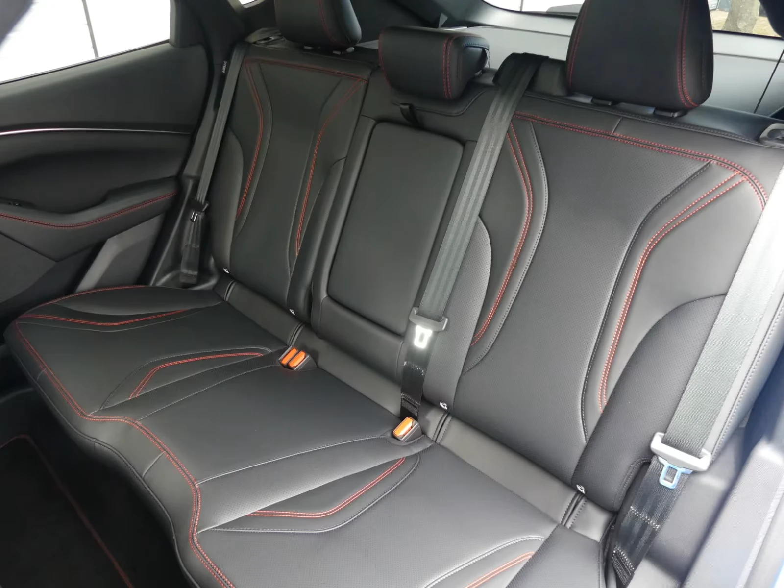 Ford Mustang Mach-E PREMIUM* 99kWh* DISTR* B&O* 360CAM* KEYLESS* MEMOR, снимка 17 - Автомобили и джипове - 54062861