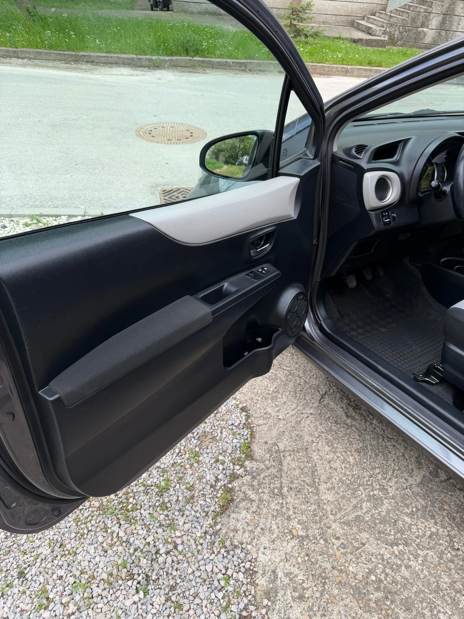 Toyota Yaris 1.4d4d/90��.��������/����/�����/6�� | Mobile.bg � ����������� 9