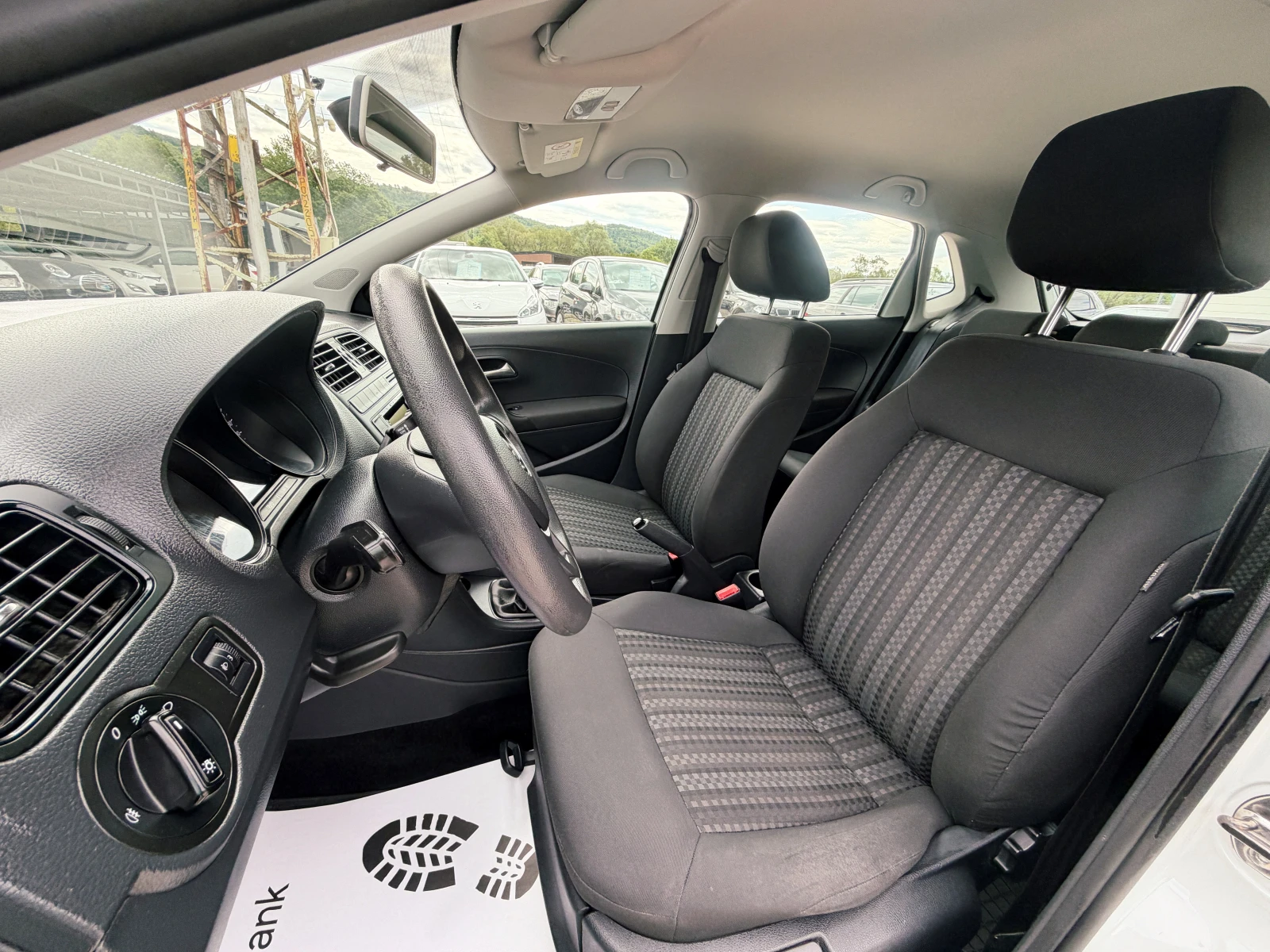 VW Polo 1.0i EURO 6, снимка 9 - Автомобили и джипове - 54564473