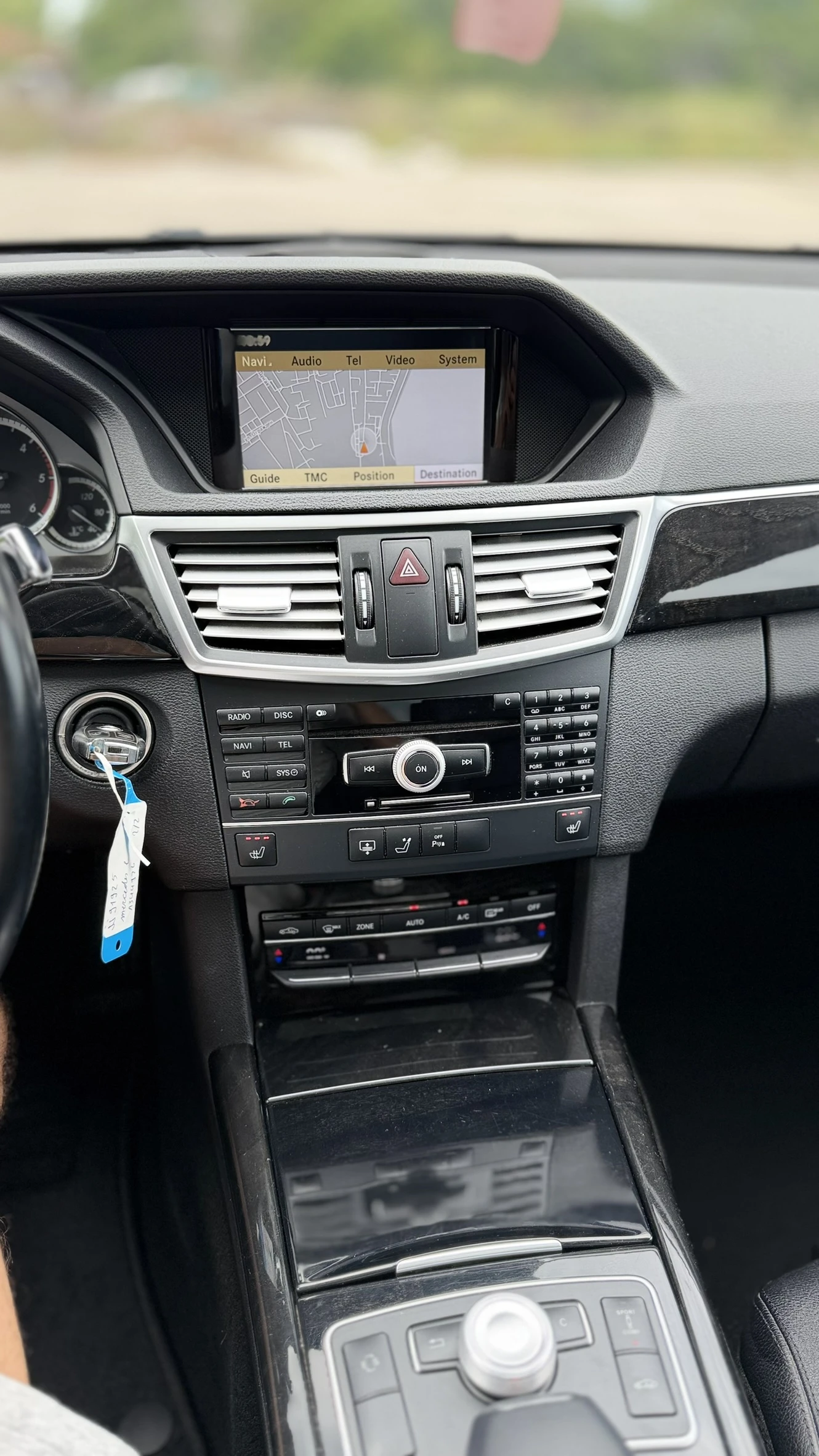 Mercedes-Benz E 300 KEYLESS GO PANORAMA ПАМЕТ НАВИ, снимка 16 - Автомобили и джипове - 54734772