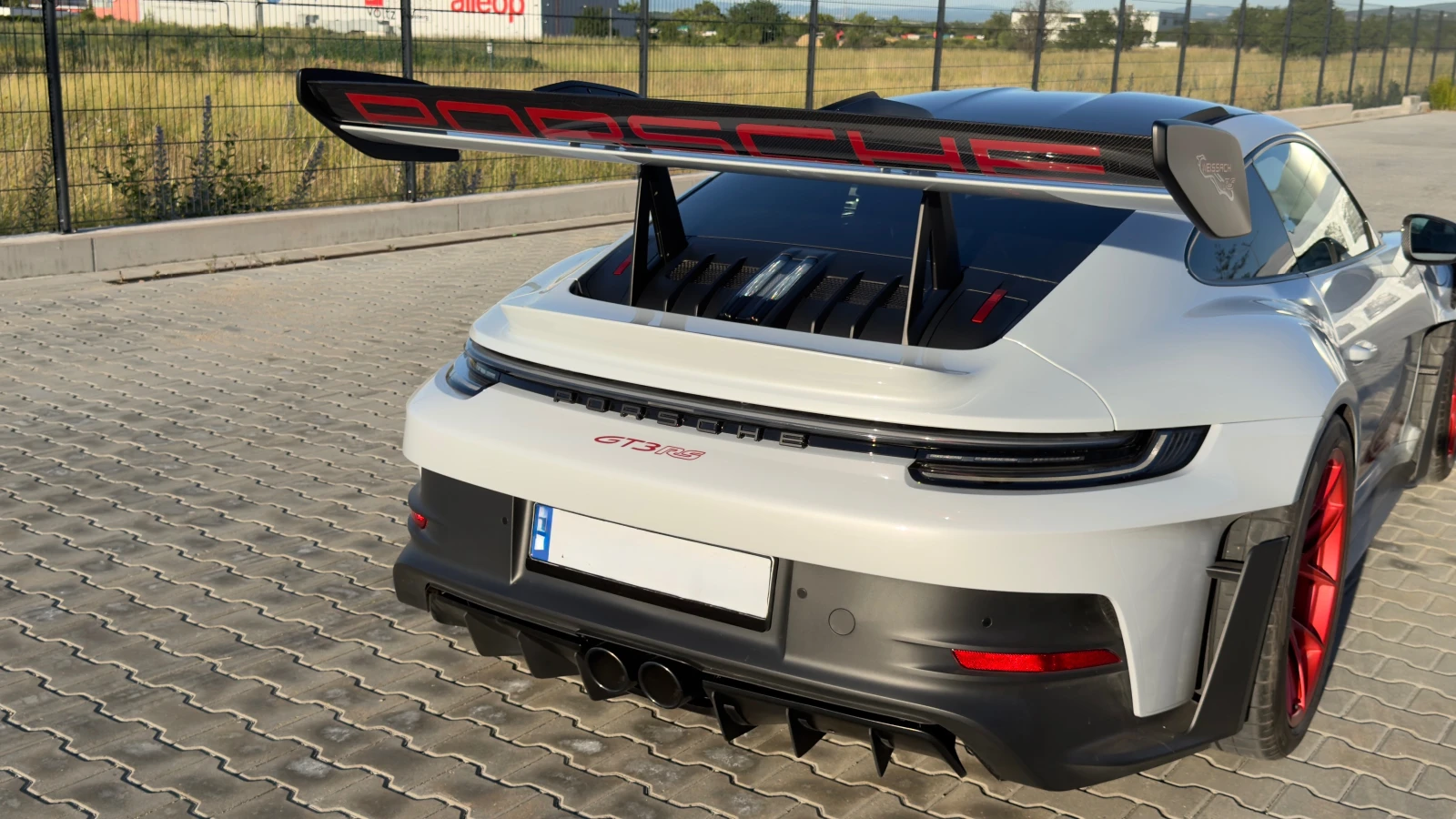 Porsche 911 GT3RS Weissach Package/FULL PPF/ Front Lift, снимка 5 - Автомобили и джипове - 55128421