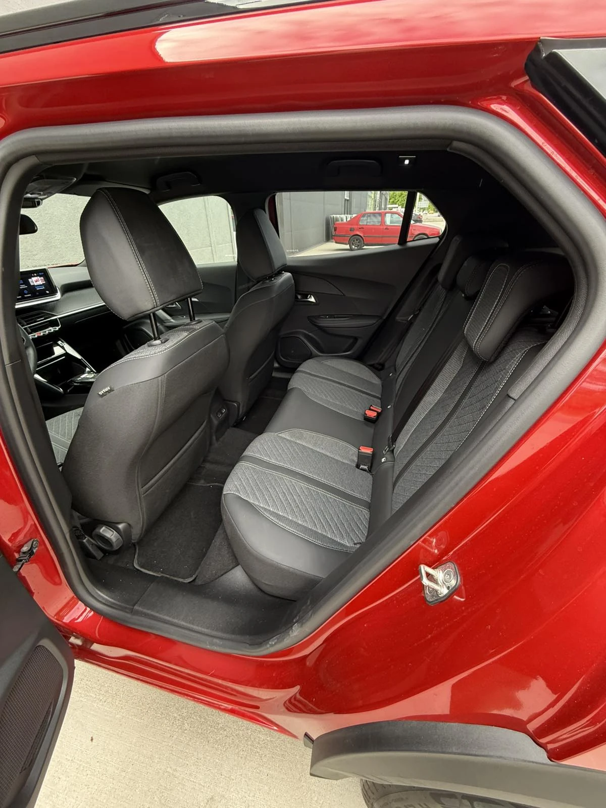 Peugeot 2008 HYBRIT 1.2, снимка 13 - Автомобили и джипове - 54956784