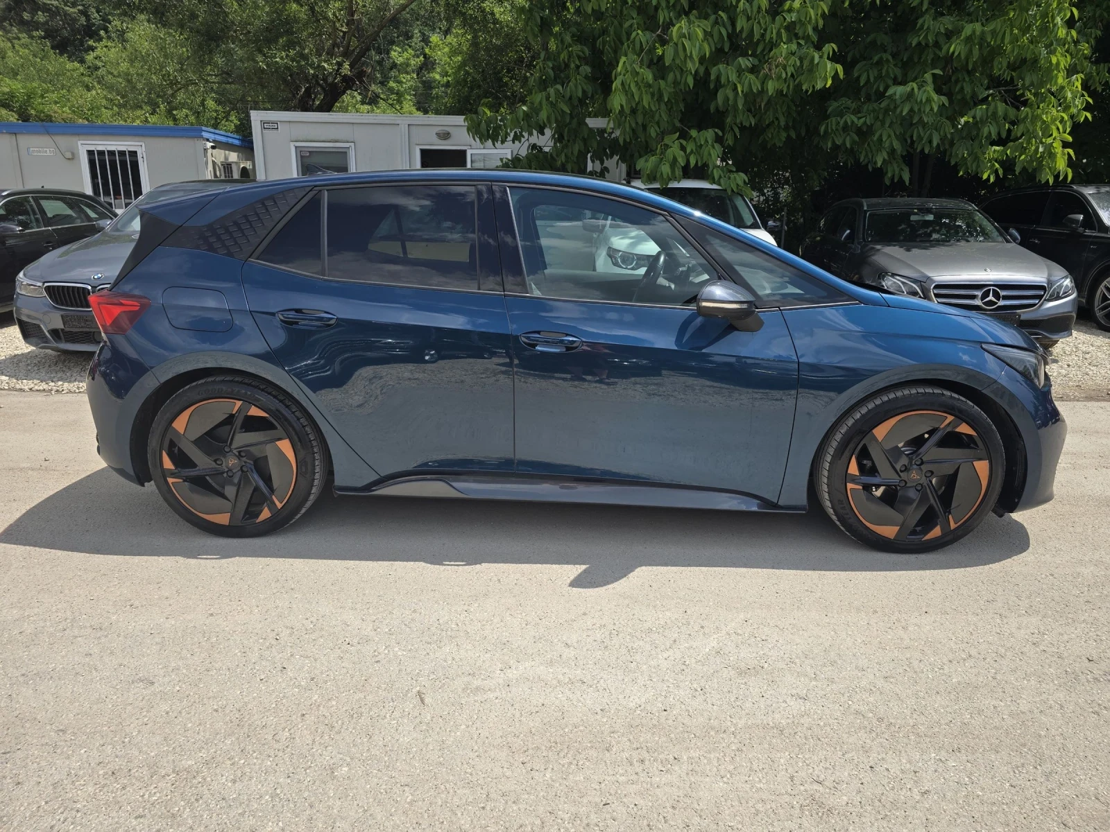 Cupra Born 150KW 62KWH 360 Масаж Head up Панорама Алкантара , снимка 6 - Автомобили и джипове - 55034617