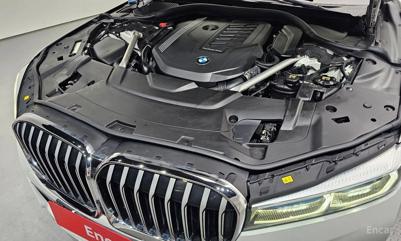 BMW 740 M* SPORT* HARMON* KARDON* ДИГИТАЛНО* ТАБЛО* 360КАМ, снимка 17 - Автомобили и джипове - 55421762