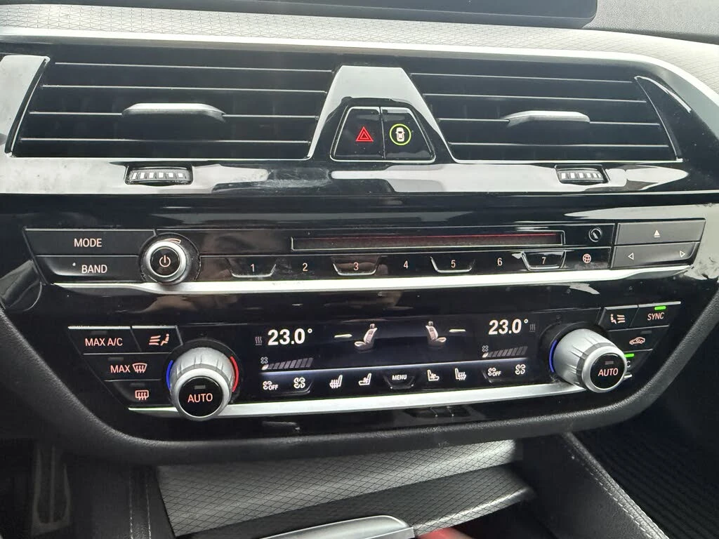 BMW 530 M-Pack* 360cam* Обдухване* , снимка 11 - Автомобили и джипове - 55563636
