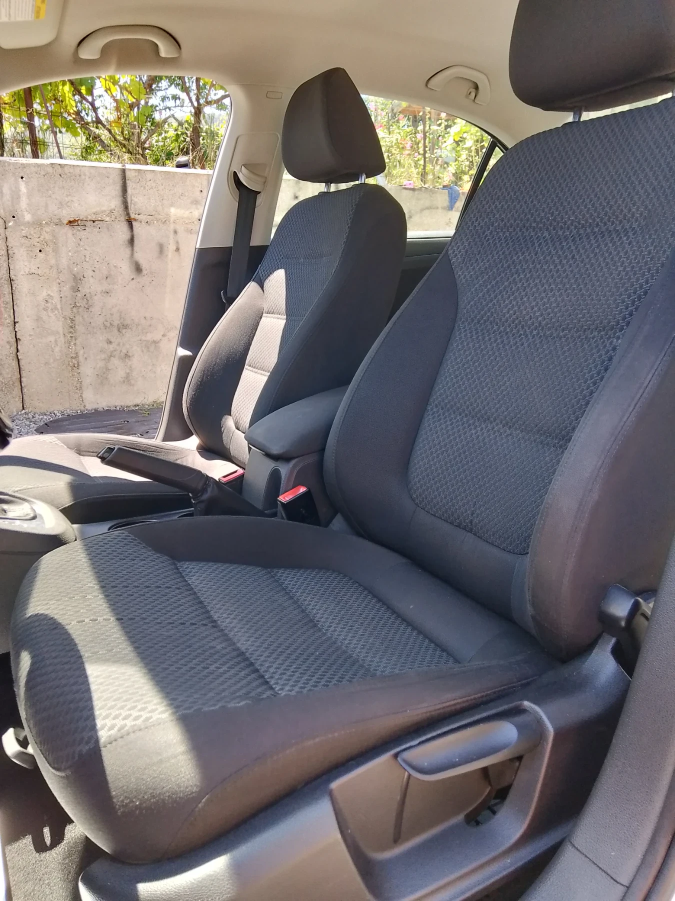 VW Jetta Газ-бензин, снимка 5 - Автомобили и джипове - 55629147