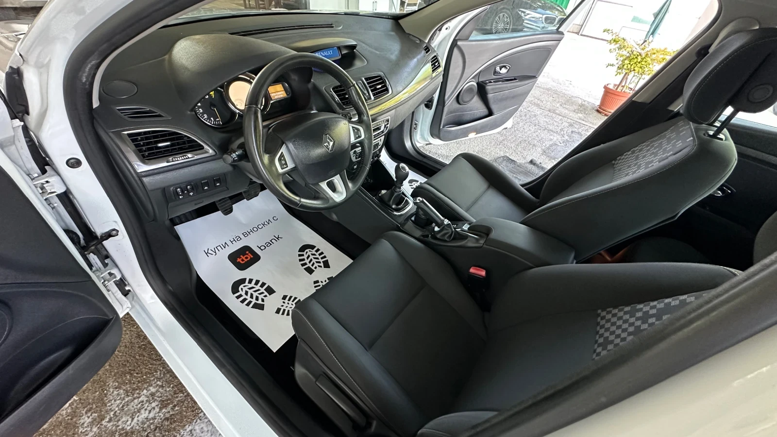 Renault Megane Лед Блутут 6 скорости , снимка 9 - Автомобили и джипове - 55655113