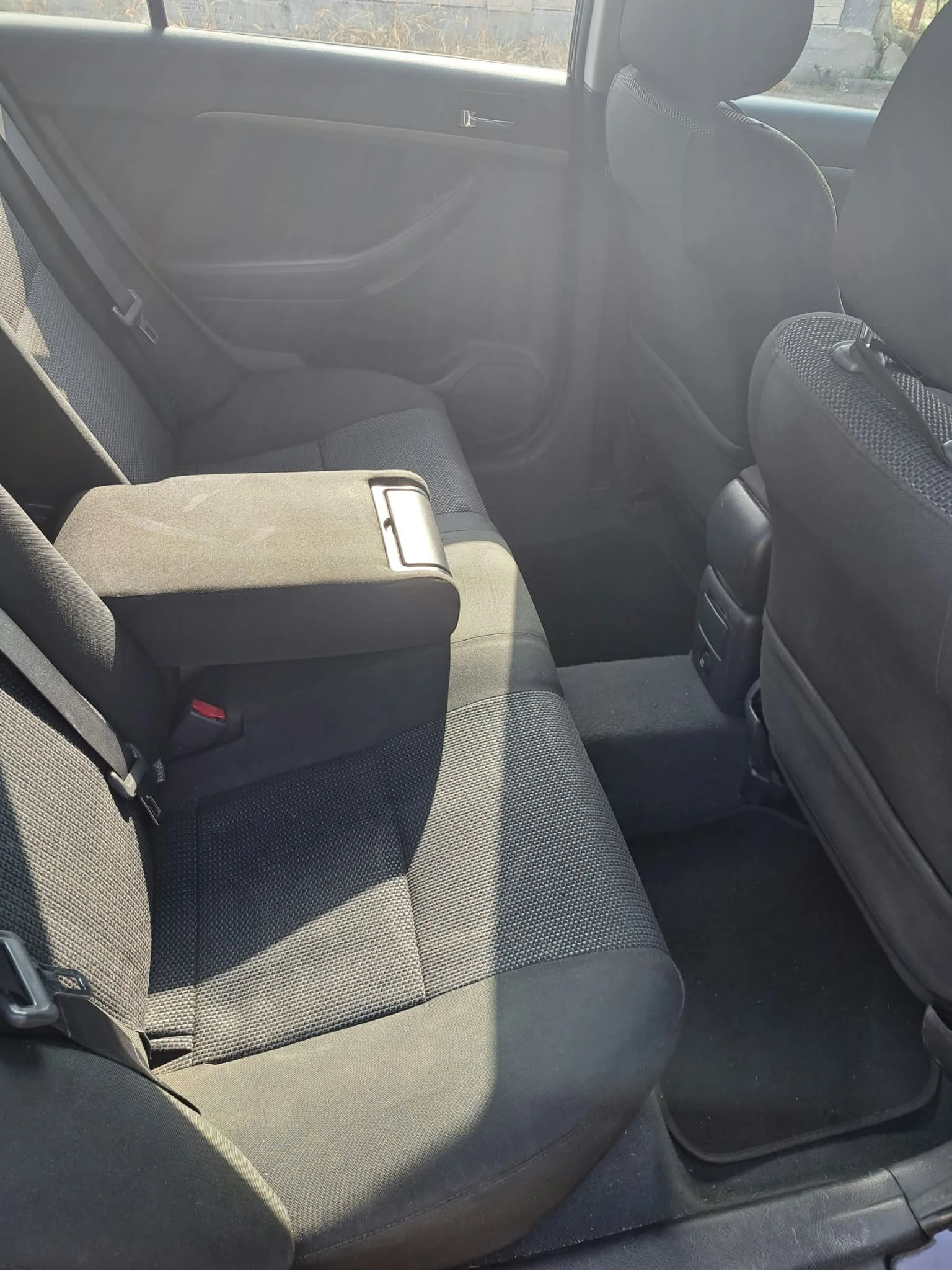 Toyota Avensis, снимка 8 - Автомобили и джипове - 56269622